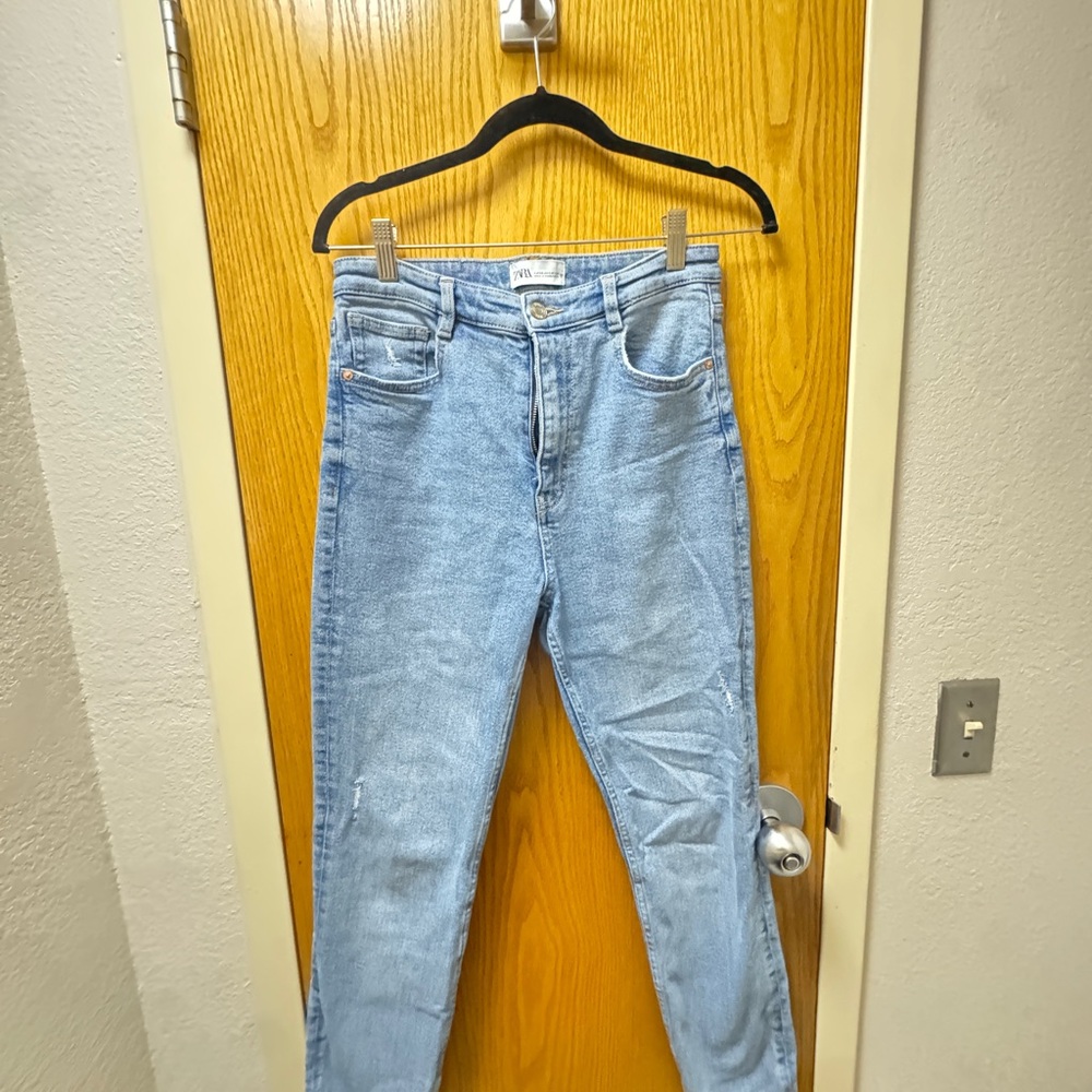 Women's Light Blue Jeans